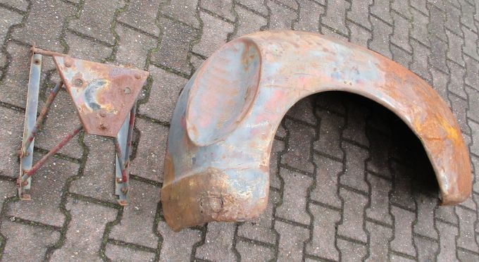 1947-1954 Chevrolet/GMC spatbord met reservewiel uitsparing en steun